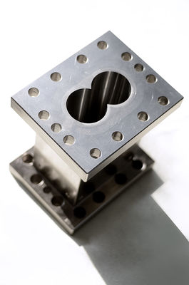 Good price バレル/シリンダーのための割れたHPL27押出機機械部品の窒化材料 オンライン