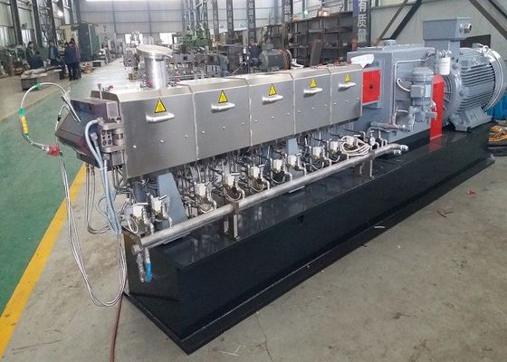 Good price 最高の1800rpm/Mの放出機械、押出機の注文色を混合する対ねじ オンライン