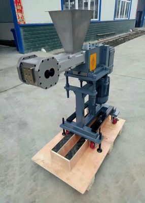 Good price プラスチックの縦のスクリュー給炭機、押出機機械のための適用範囲が広いスクリュー給炭機 オンライン